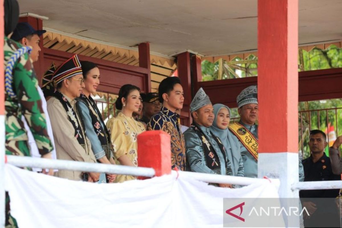 Galeri Foto - Pacu Jalur Siap Digelar, Gubri Abdul Wahid Kenalkan Riau kepada Delegasi Kedutaan Besar