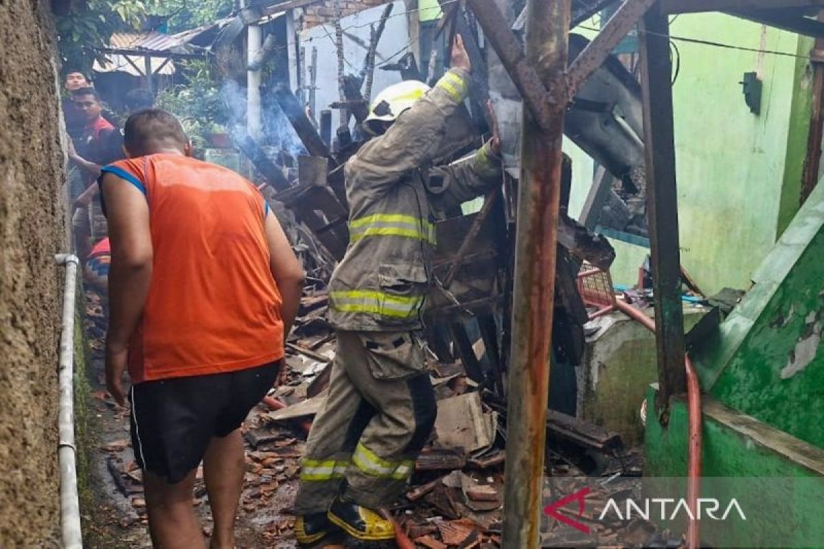 Anak berkebutuhan khusus meninggal dalam kebakaran rumah di Bandung