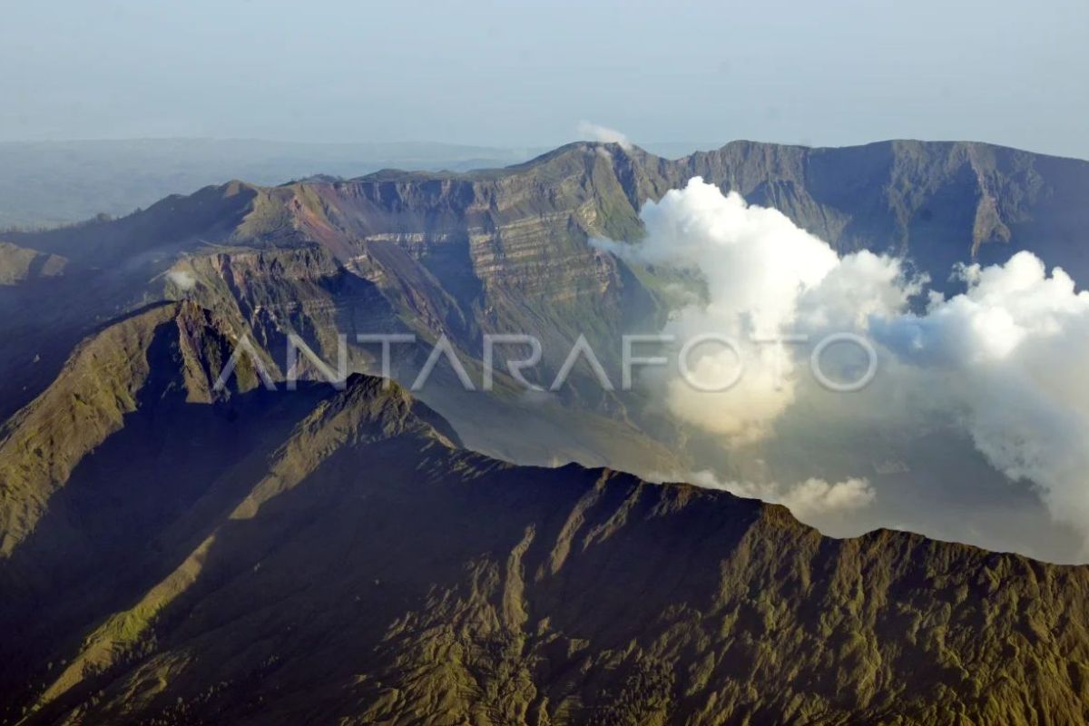 Merawat jejak Rinjani-Tambora