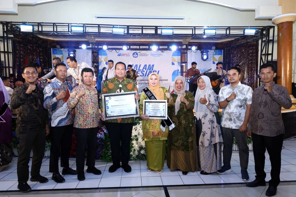 Pemkot Pariaman komitmen dukung Program Digitalisasi Pembelajaran hingga mendapatkan penghargaan dari Kemendiknasmen