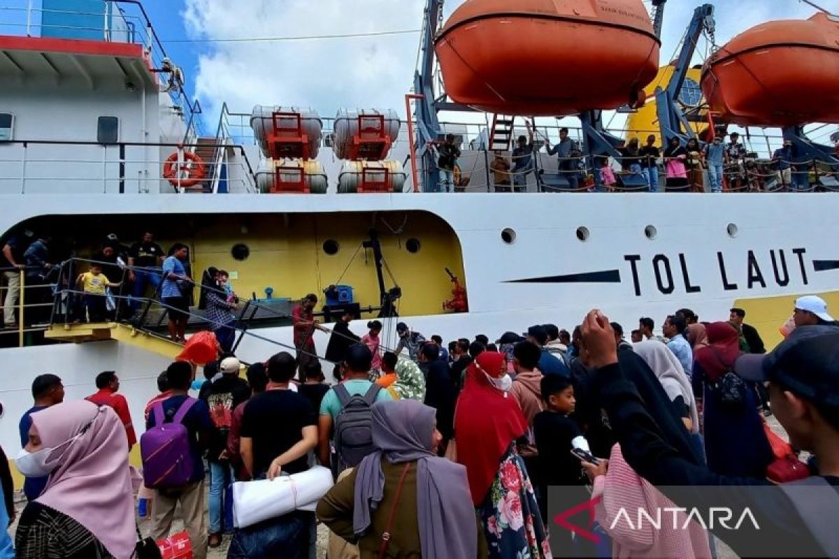 Pemerintah perpanjang layanan tol laut ke Natuna