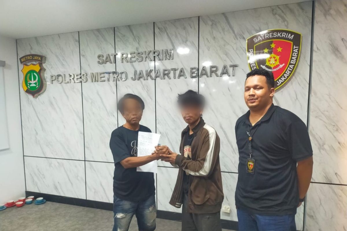 Polisi bekuk dua pelaku pemerasan sopir boks di Jakbar