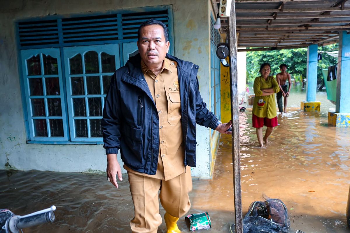 Pemkot Pariaman imbau warga tingkatkan kewaspadaan karena cuaca ekstrem