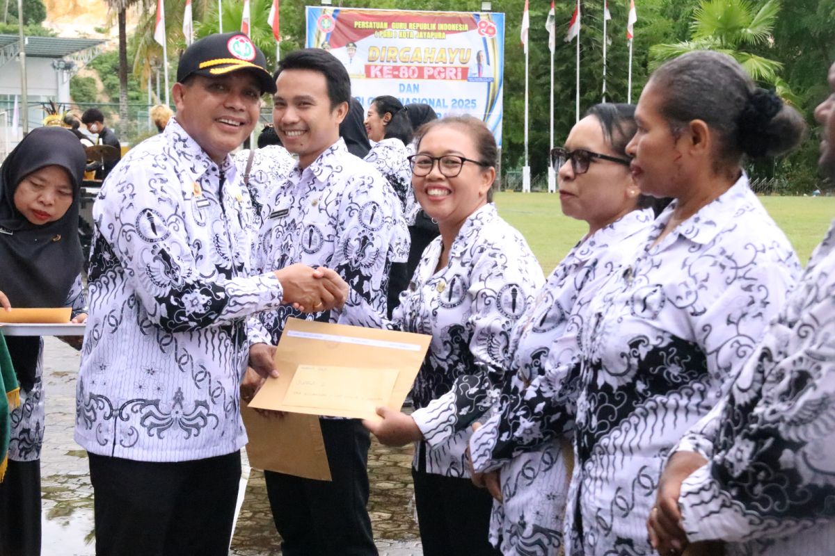Pemkot Jayapura sebut Peran guru sangat penting jaga kokohnya bangsa