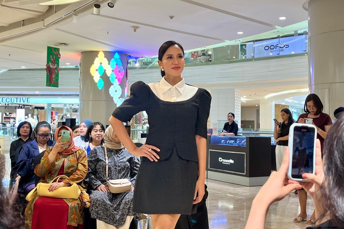 Paras Karisma bagikan kiat padu padan busana ala Korea