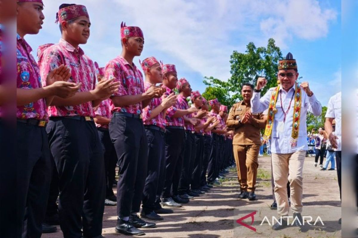 Gubernur Kalteng: Hormati dan cintai guru