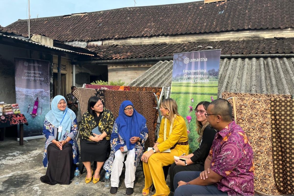 Ratu Maxima dialog soal keuangan dengan pembatik  Solo