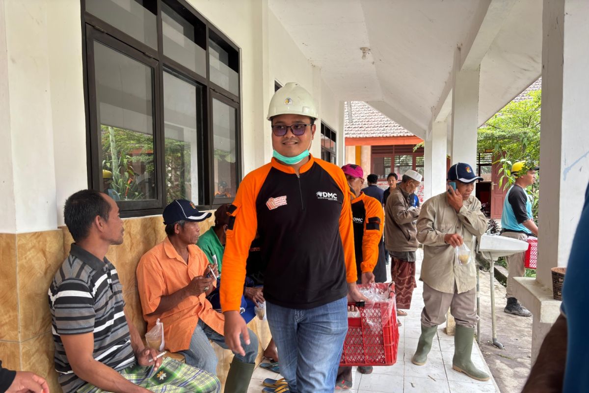 Tim DMC Dompet Dhuafa gulirkan bantuan bagi penyintas bencana Gunung Semeru
