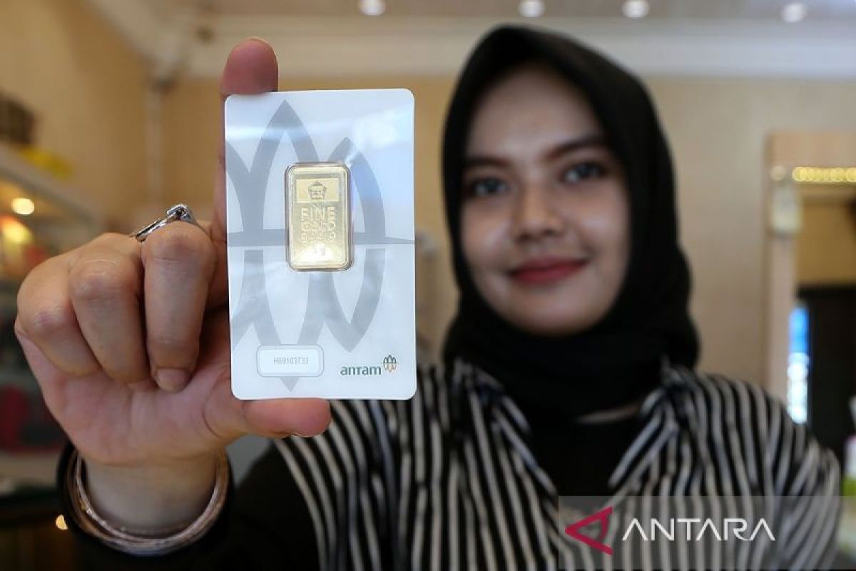 Harga emas Antam hari ini meroket Rp40.000 ke angka Rp2,38 juta/gram