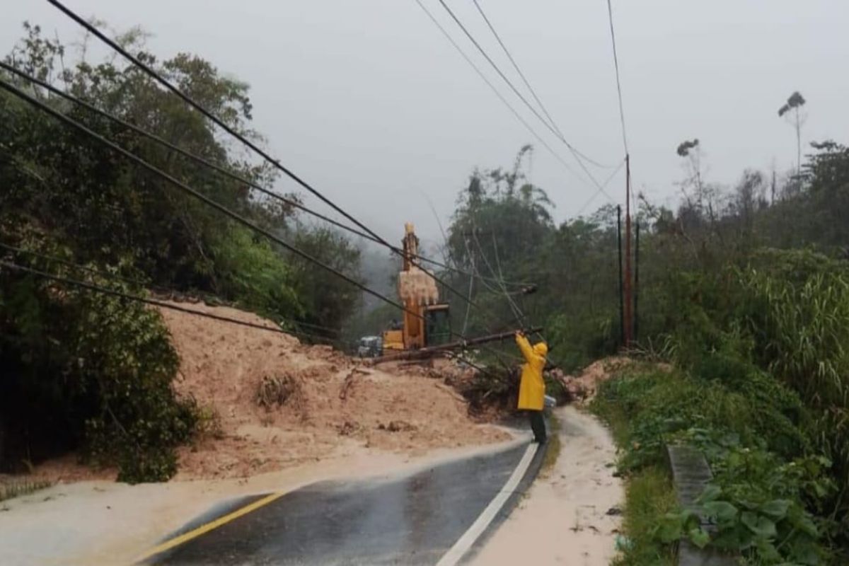 PLN Sumut pastikan pemulihan listrik secara terukur terdampak longsor di Tapteng
