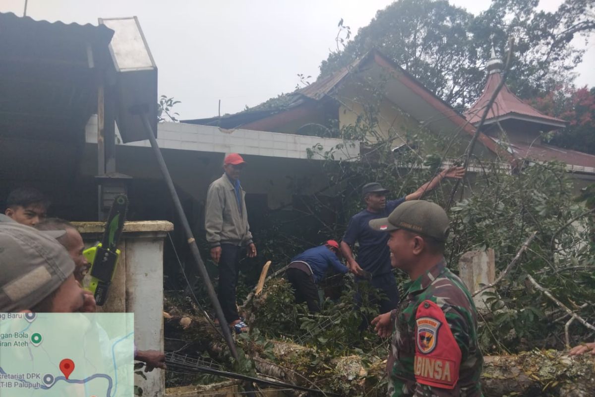 Satu warga meninggal dunia akibat tertimbun longsor 