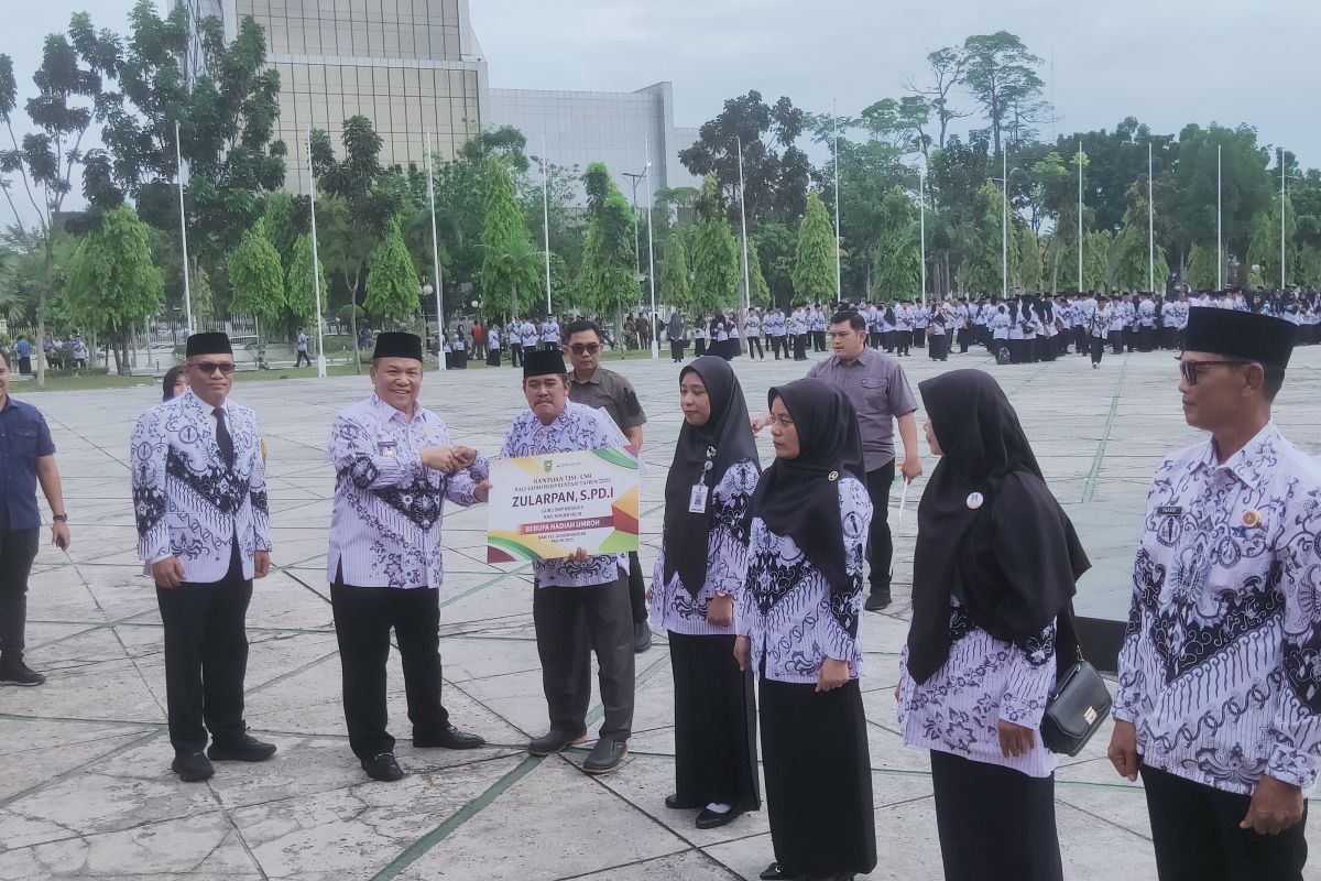 HGN 2025, empat guru teladan ini dapat umroh gratis dari Pemprov Riau