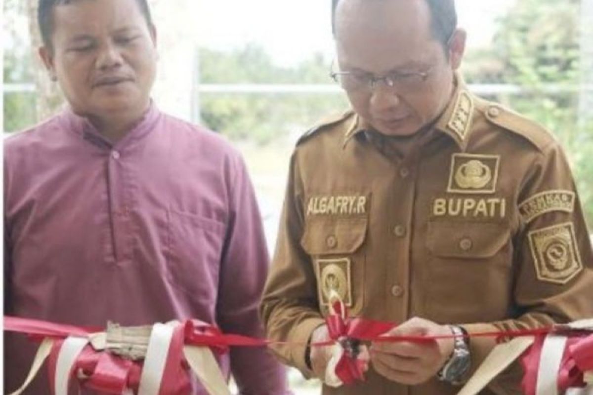 Pemkab Bangka Tengah tingkatkan fasilitas pendidikan SMPN 1 Lubuk Besar