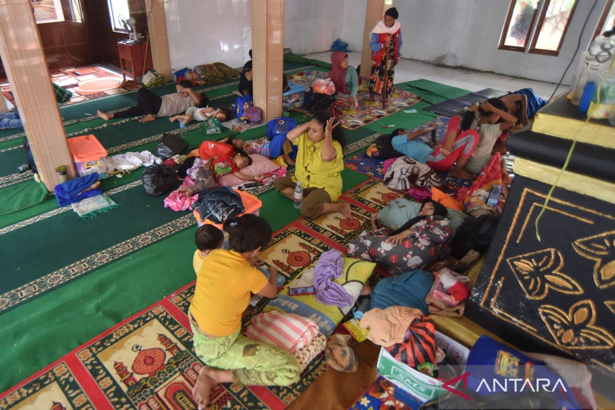 Indonesia to hold emergency meeting on Sumatra floods, landslides