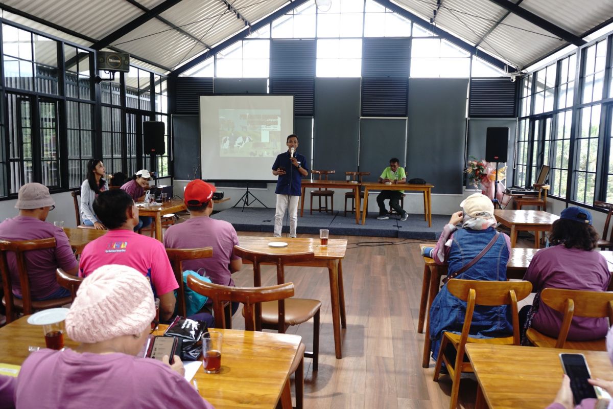 Hipmi Surakarta ambil bagian pada pelatihan pemberdayaan peternak kambing di Solo