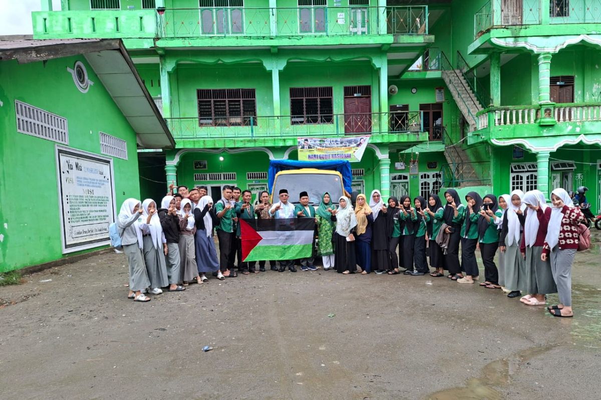 Washliyah Langkat kirimkan puluhan bal pakaian layak pakai buat warga Palestina