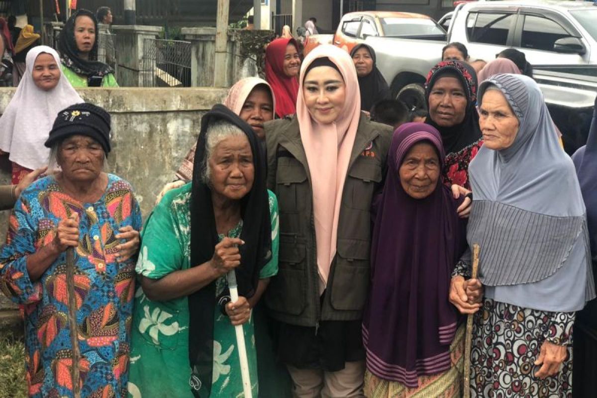 Anggota Komisi VIII DPR RI Lisda Hendrajoni sampaikan keprihatinan atas banjir yang landa Sumbar