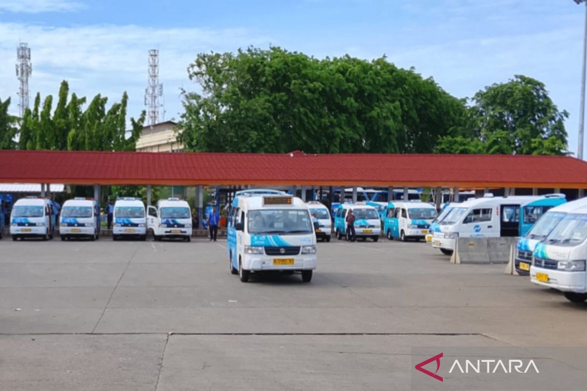 Terminal Pulo Gadung lakukan penataan bangunan hingga penghijauan