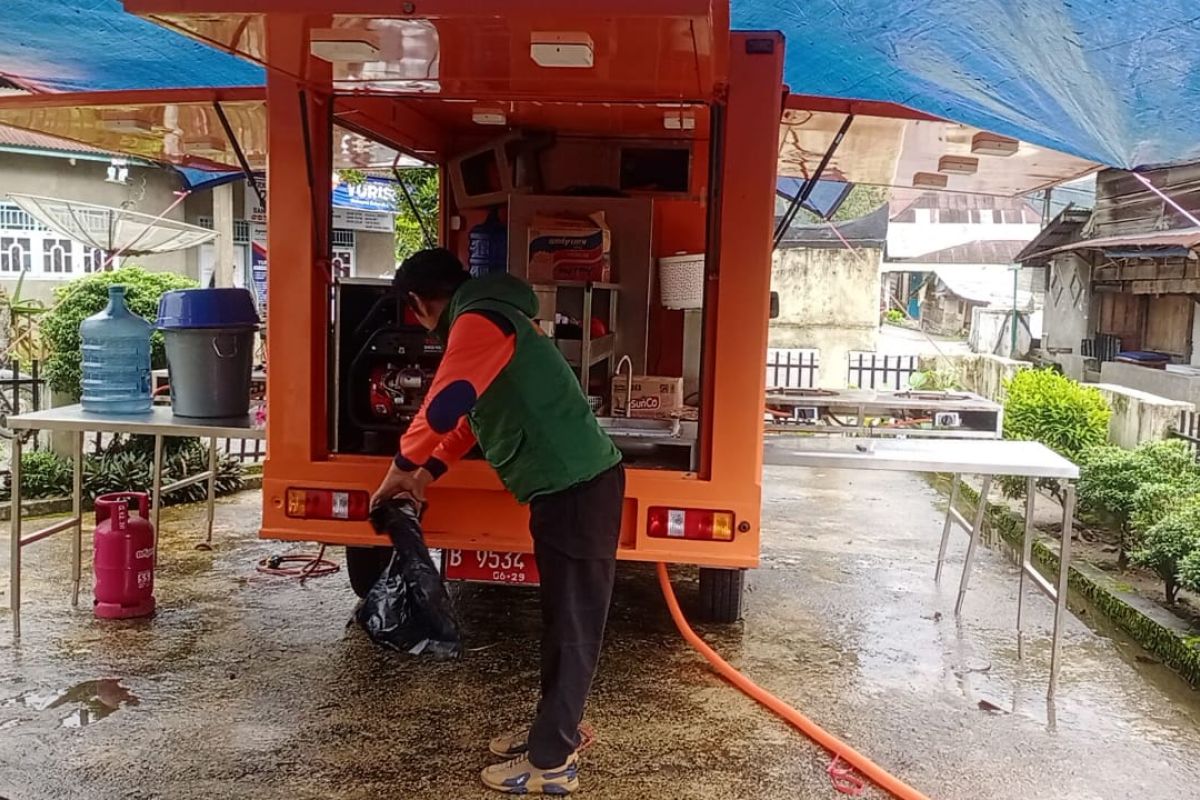 Pemkab Agam dirikan dapur umum bantu korban banjir bandang