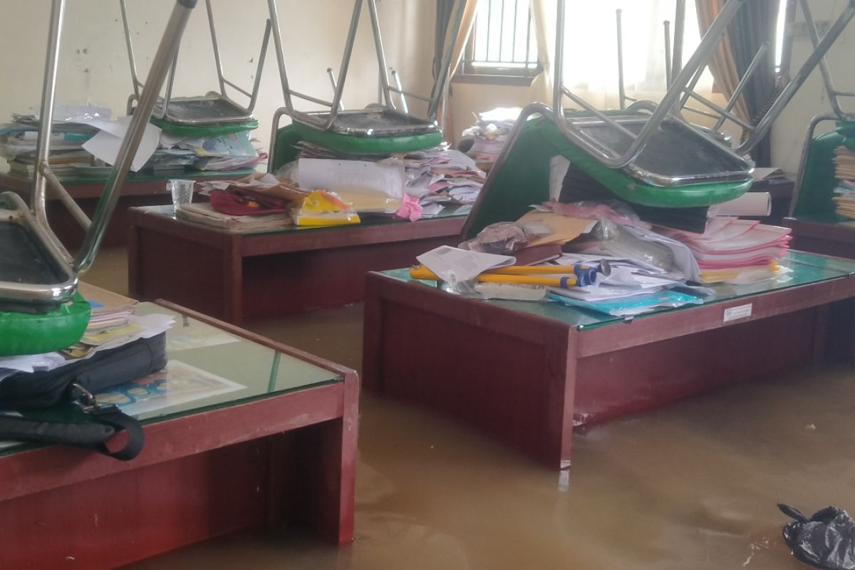 Pemkab Pasaman Barat liburkan anak sekolah menyikapi bencana alam