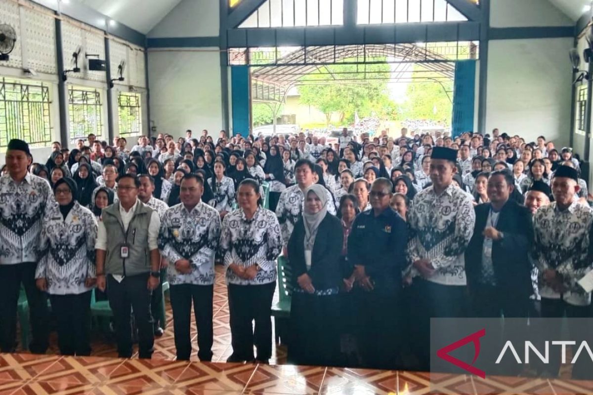 Ketua DPRD Kabupaten Sekadau apresiasi peran guru dan dukung seminar pendidikan