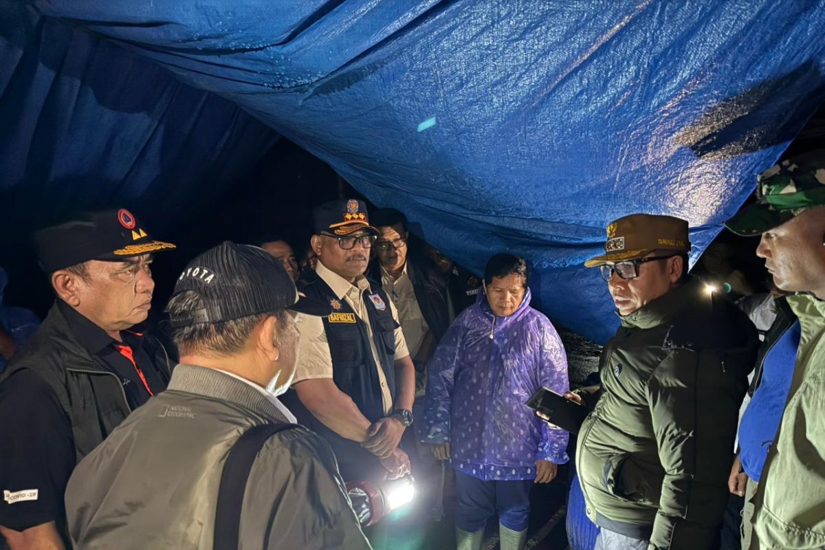 Minister Karnavian fields team to assess Sibolga floods and landslides