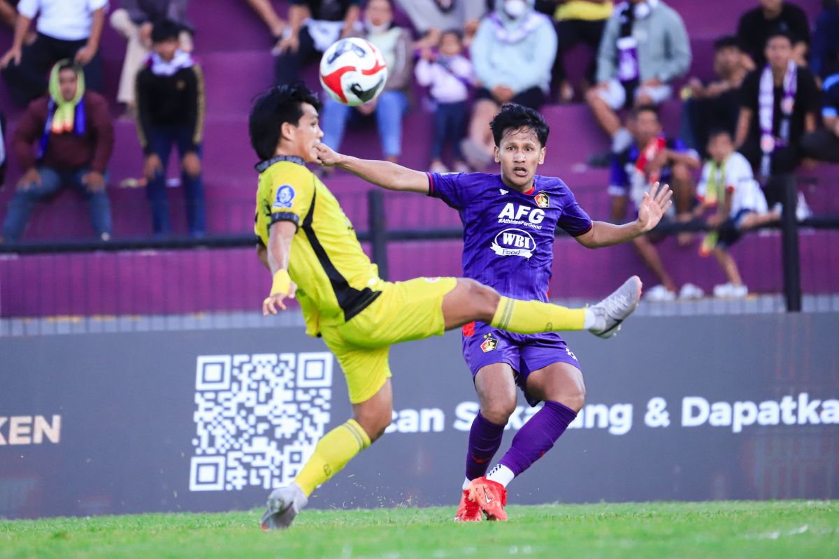 Persik Kediri bekuk Semen Padang 2-1