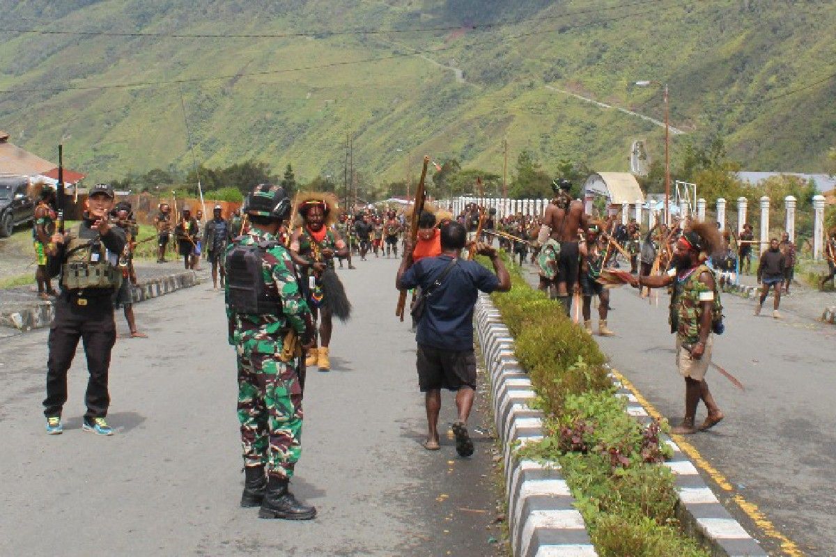 Kodim 1714/Puncak Jaya membantu tangani pertikaian antar warga di Pegeleme