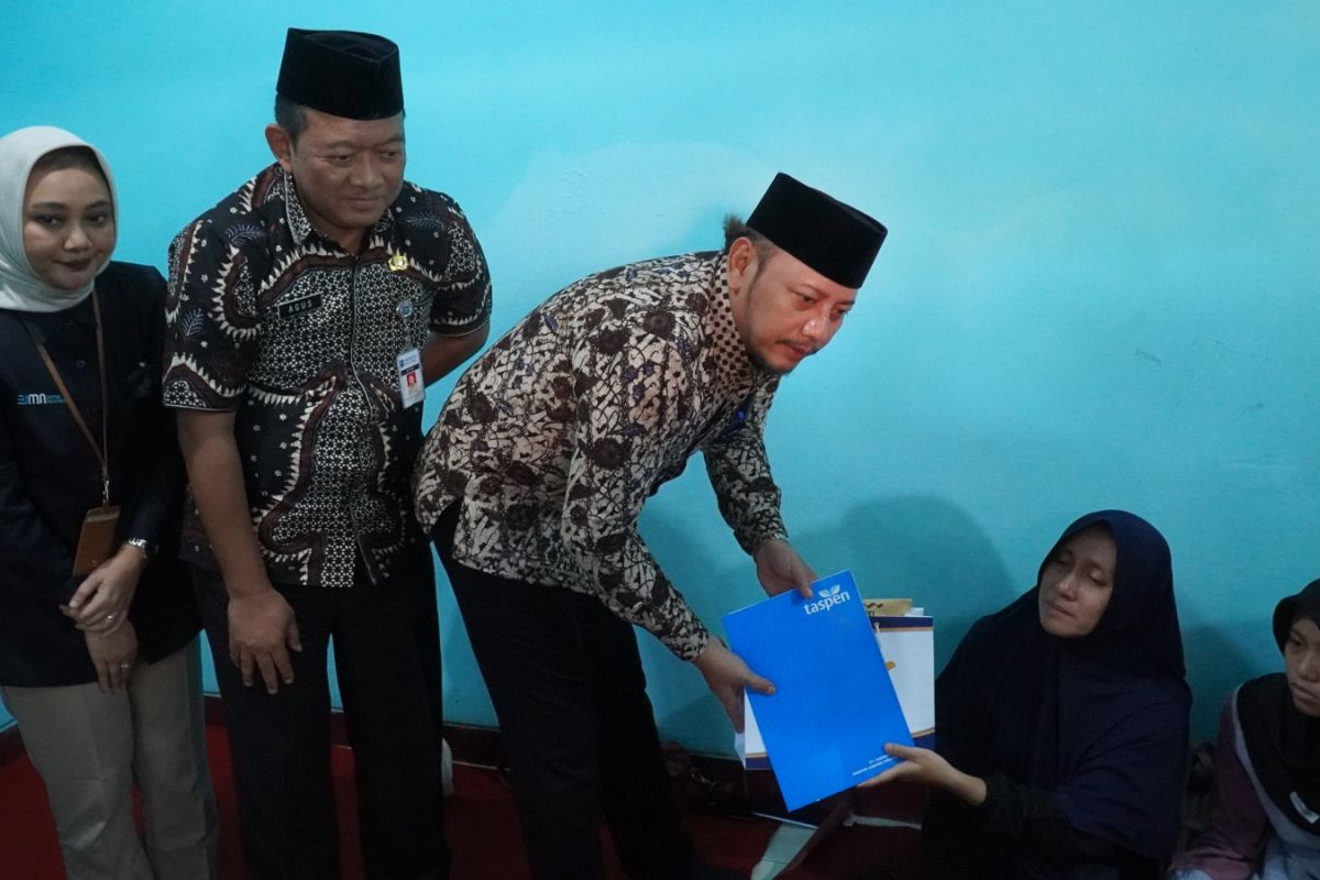 Wali Kota Tegal kunjungi rumah guru SD korban begal