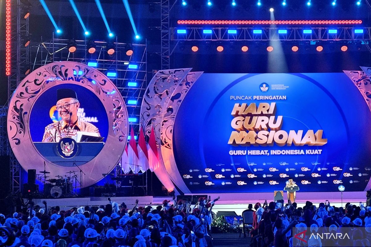 Puncak HGN, Mendikdasmen lapor Presiden peningkatan kesejahteraan guru