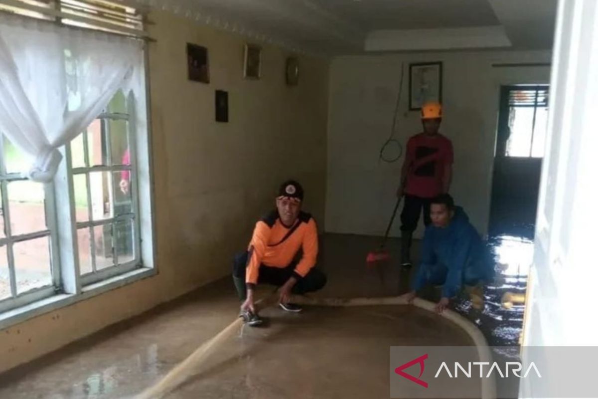 Wali Kota Solok minta camat dan lurah sigap tangani banjir