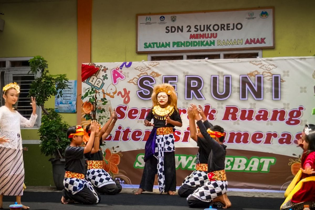 SERUNI, ajang aktualisasi diri warga sekolah dalam penguatan literasi numerasi