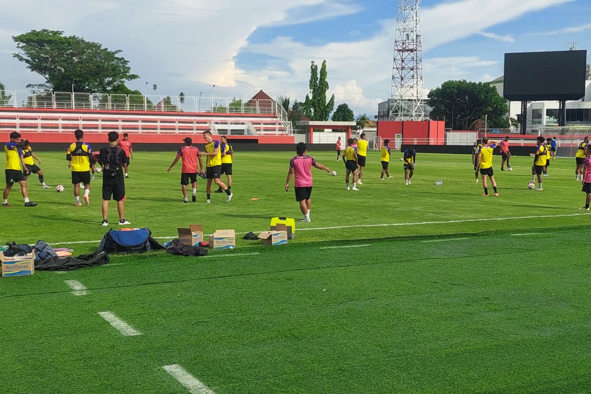 Sejumlah pemain absen, Arema Malang siap hadapi Malut United