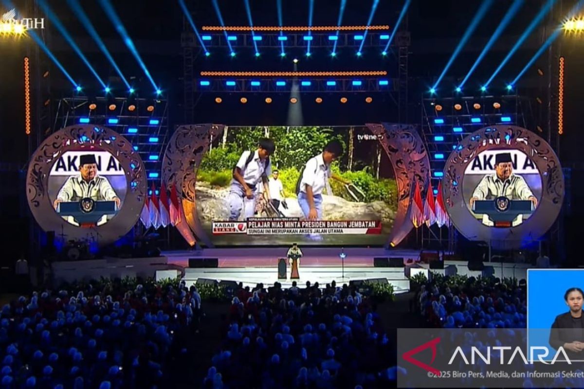 Presiden Prabowo putar video siswa lalui sungai untuk ke sekolah: Koruptor lihat ini!