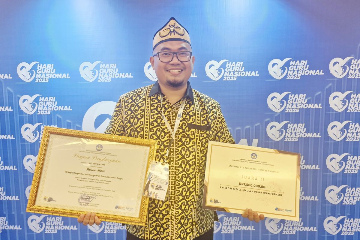 Kepala SDN 1 Mungku Baru juara 2 Apresiasi GTK Nasional 2025