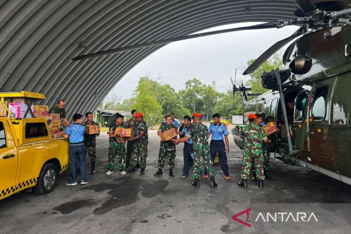 Helikopter Caracal TNI AU distribusikan bantuan di Sibolga