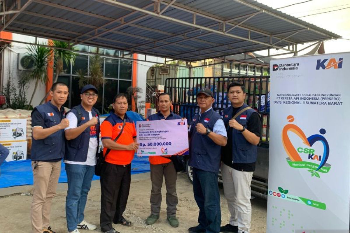 KAI Divre II Sumbar salurkan bantuan bencana tahap dua