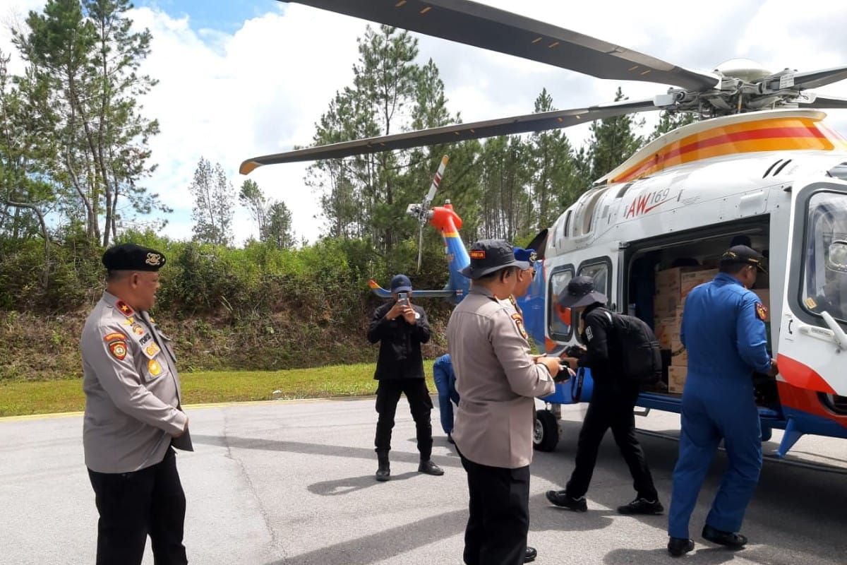 Polda gunakan helikopter bawa bantuan terdampak di Tapanuli Tengah