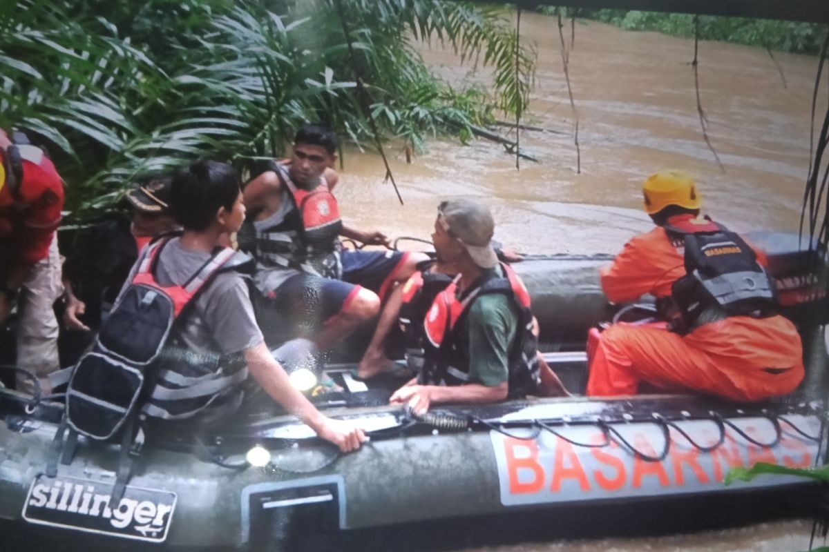 2.500 warga Agam mengungsi dampak bencana alam 