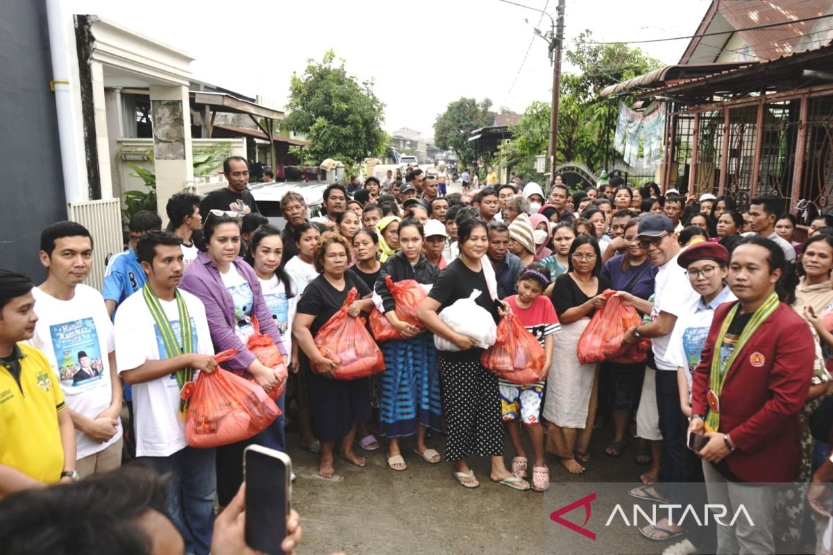 Tim Natal Nasional distribusikan bantuan untuk pengungsi banjir Medan