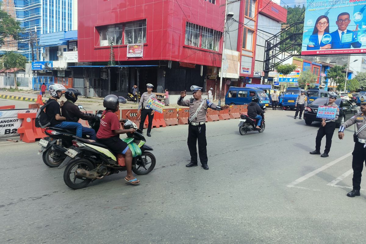 Polresta Jayapura Kota terus mengedukasi warga tertib lalu lintas