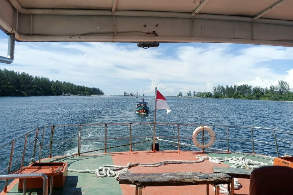 Tim SAR evakuasi nelayan alami mesin kapal mati di Seluma