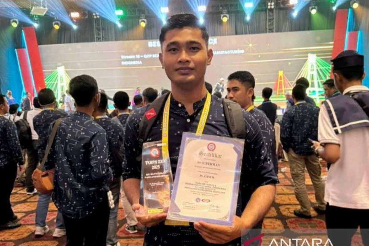 Perwakilan KAI Divre II Sumbar raih penghargaan platinum pada TKMPN XXIX di Batam