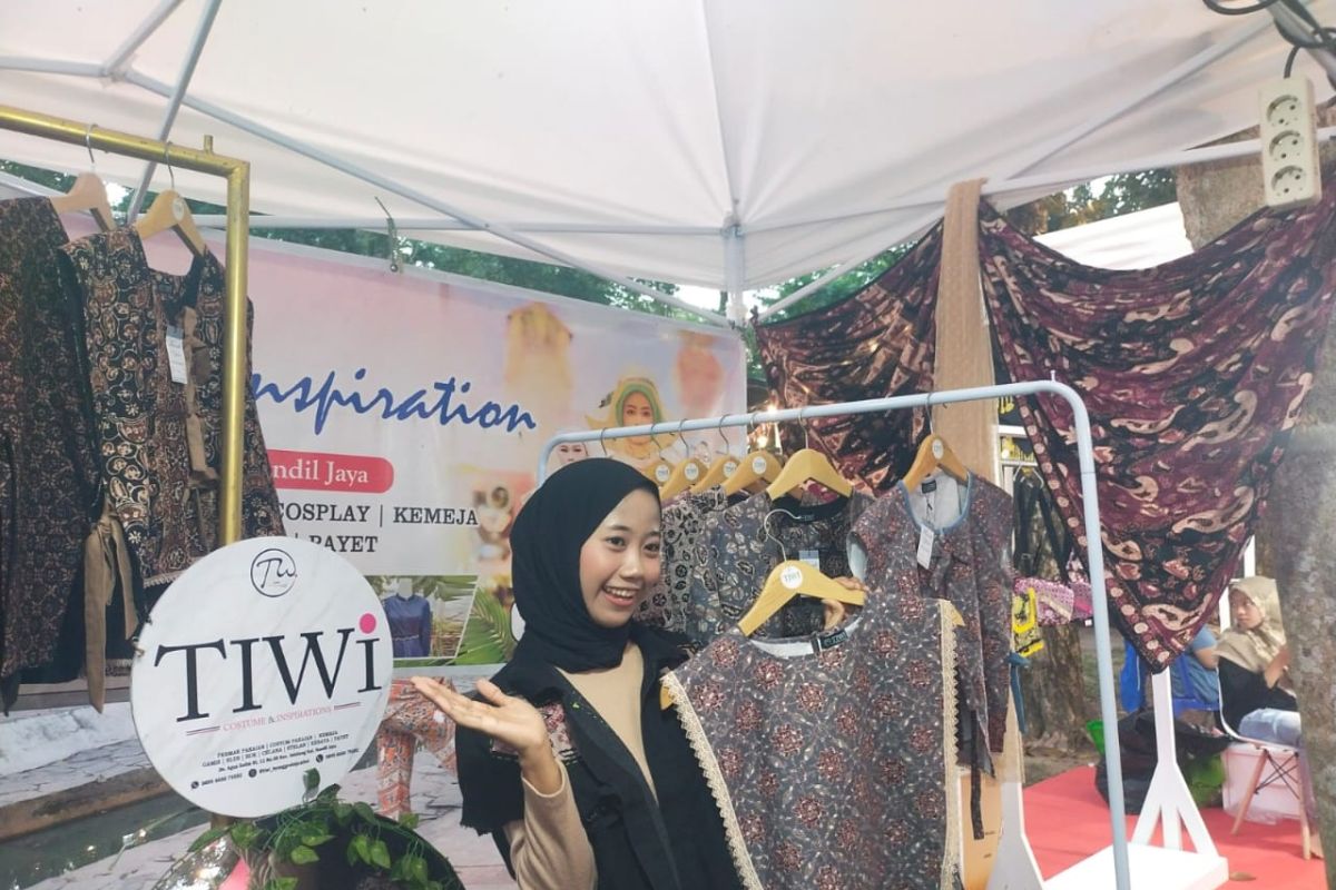 Perajin batik muda di Jambi raup omzet hingga Rp6 juta per bulan