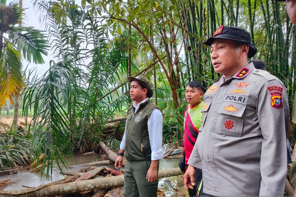Polda Riau kirim bantuan 390 personil evakuasi korban banjir bandang di Agam
