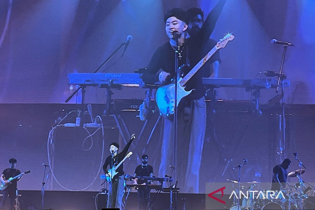 Lewat konser "Where Is My Head?, Rich Brian sukses guncang Jakarta