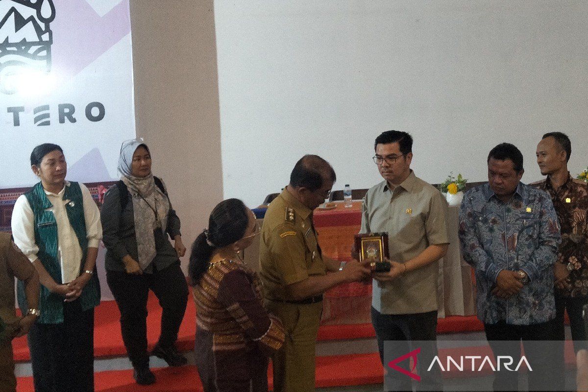 Komisi VII dorong pemerintah perkuat daya saing ulos beri pendampingan