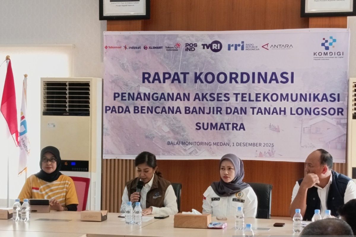 Sumatra floods: ministry speeds up efforts to restore telecom services
