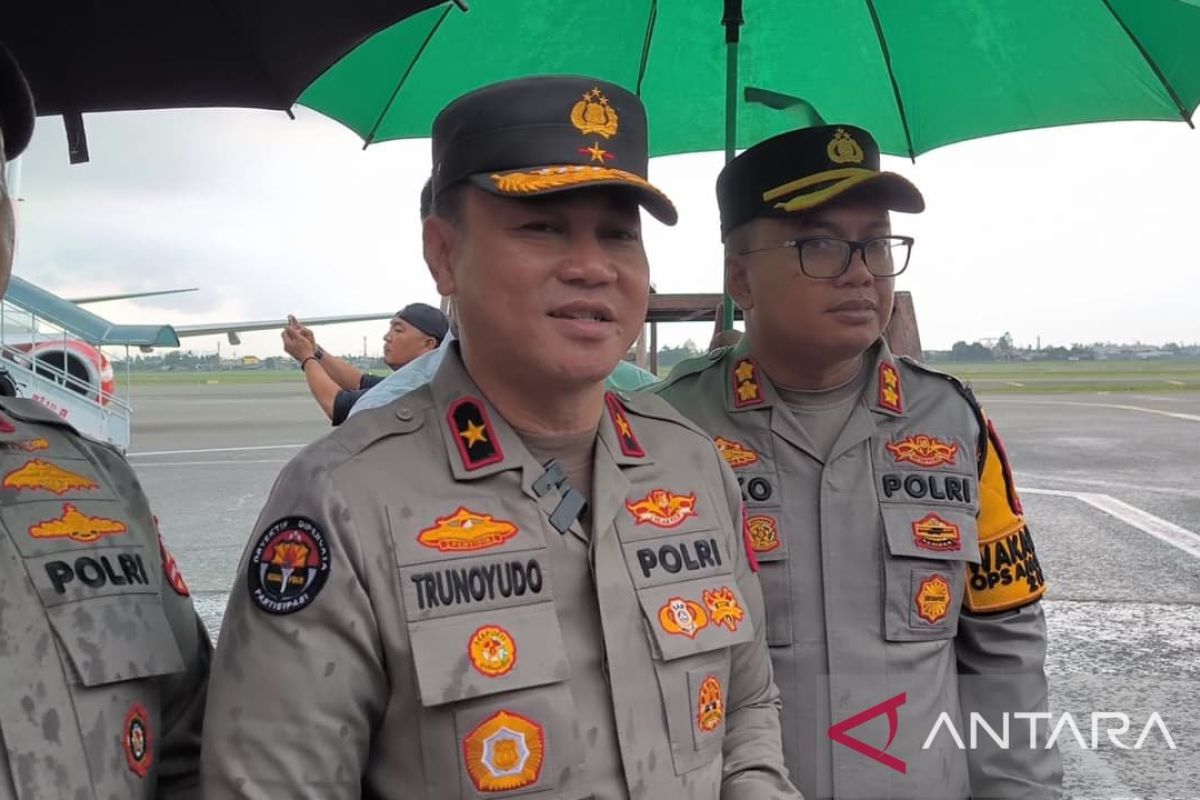 Polri kirim dua pesawat ke Sumatera, angkut 3,8 ton logistik