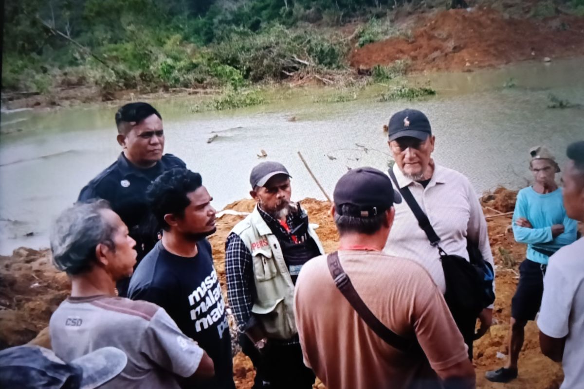 Wabup Pasaman Barat temui langsung keluarga korban longsor di Talamau